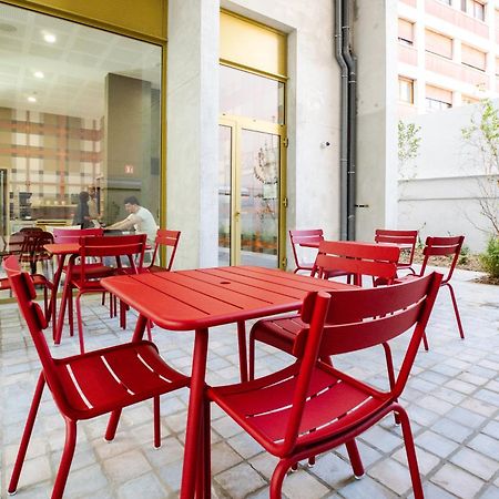 Easyhotel Marseille Euromed Экстерьер фото