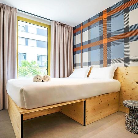 Easyhotel Marseille Euromed Экстерьер фото