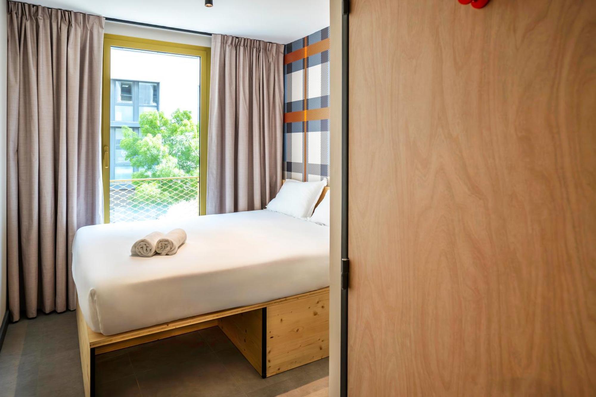 Easyhotel Marseille Euromed Экстерьер фото
