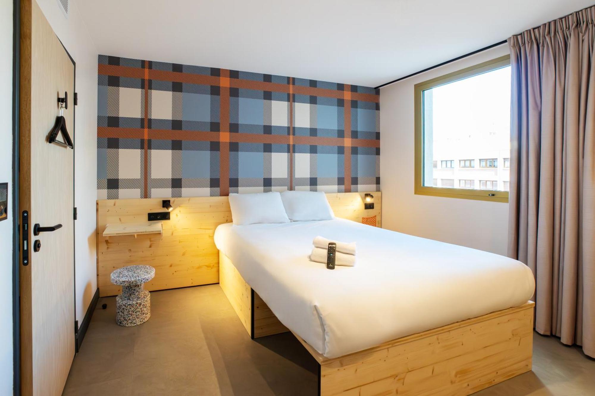Easyhotel Marseille Euromed Экстерьер фото