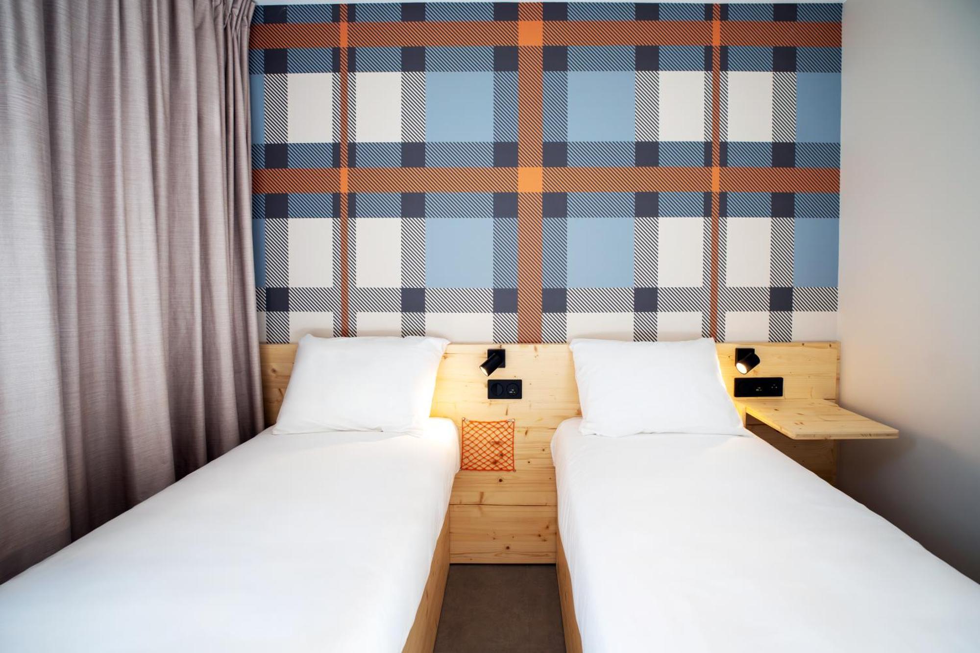 Easyhotel Marseille Euromed Экстерьер фото