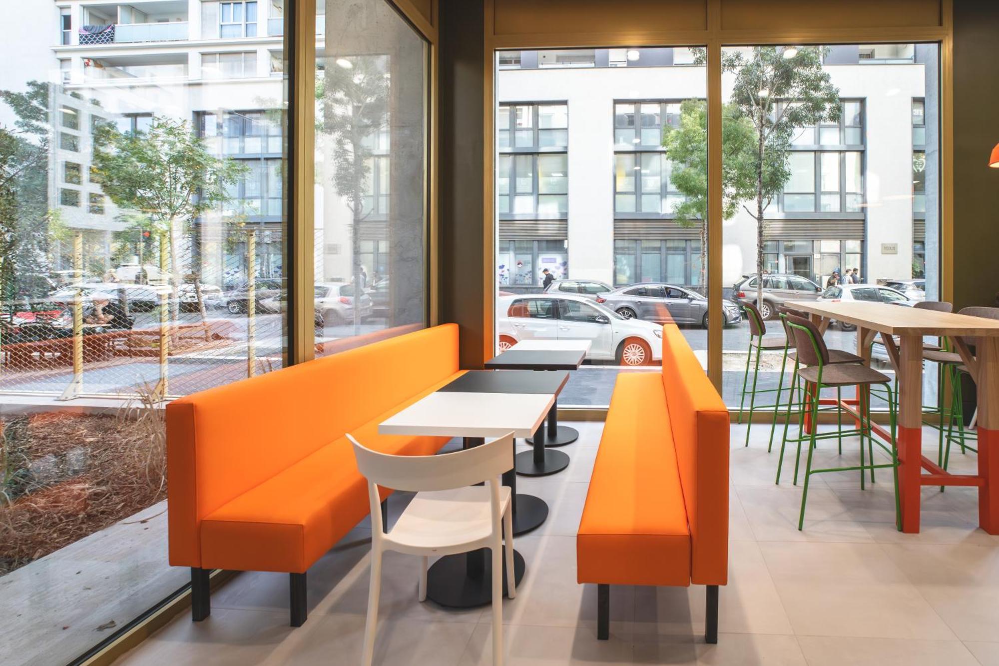 Easyhotel Marseille Euromed Экстерьер фото