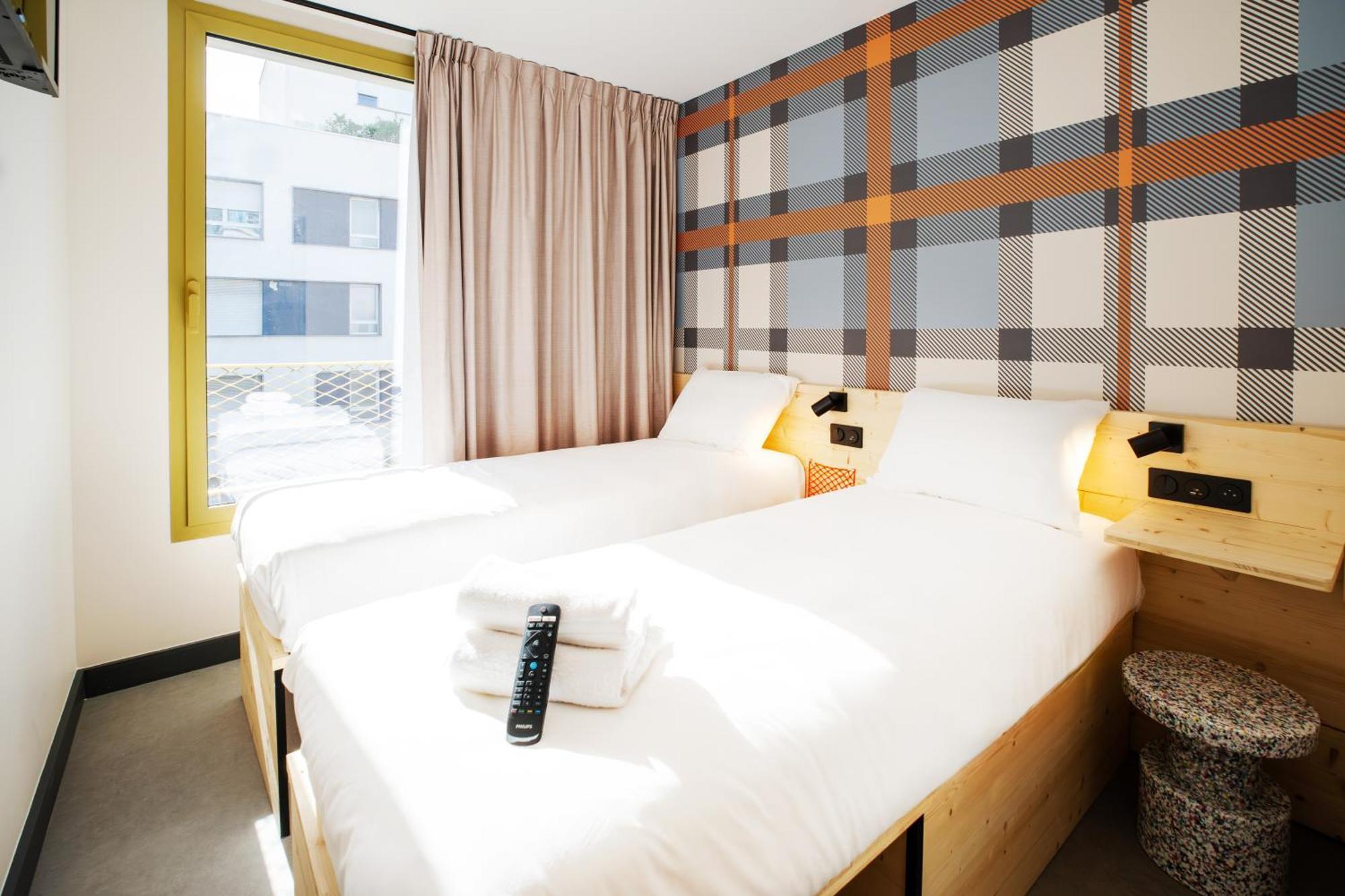 Easyhotel Marseille Euromed Экстерьер фото