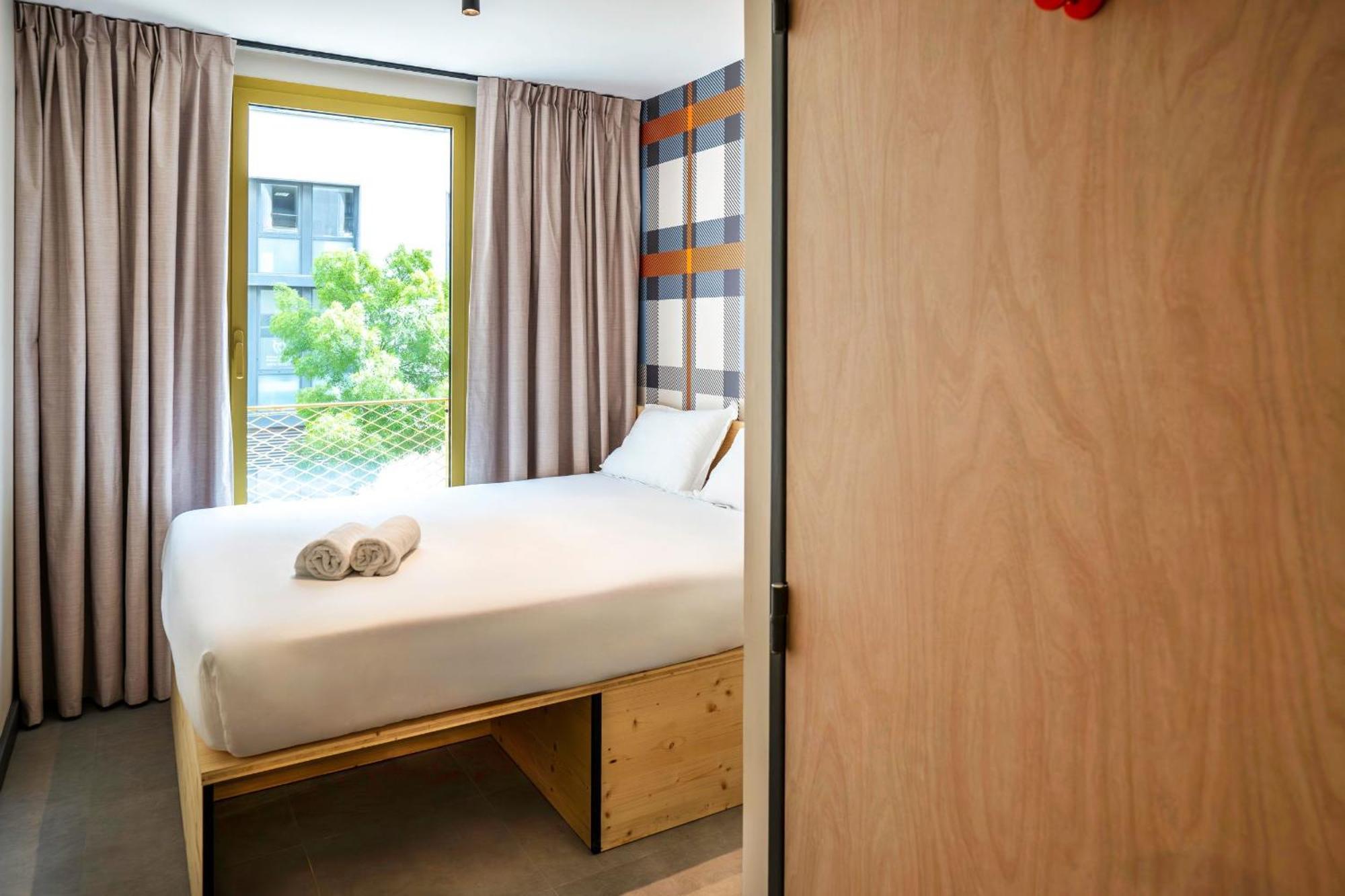 Easyhotel Marseille Euromed Экстерьер фото