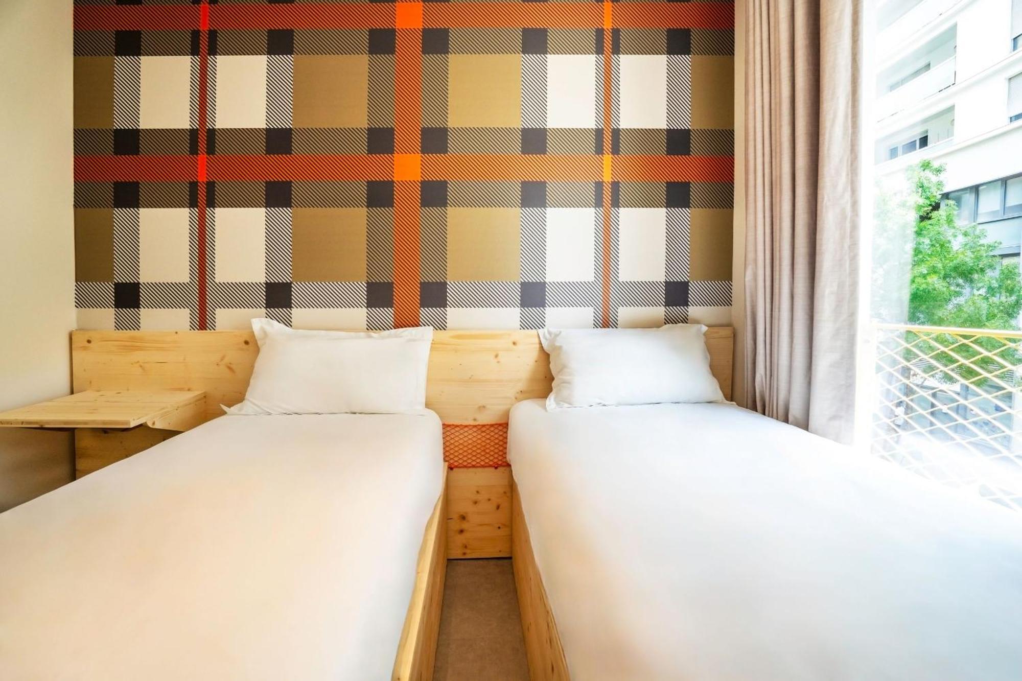 Easyhotel Marseille Euromed Экстерьер фото