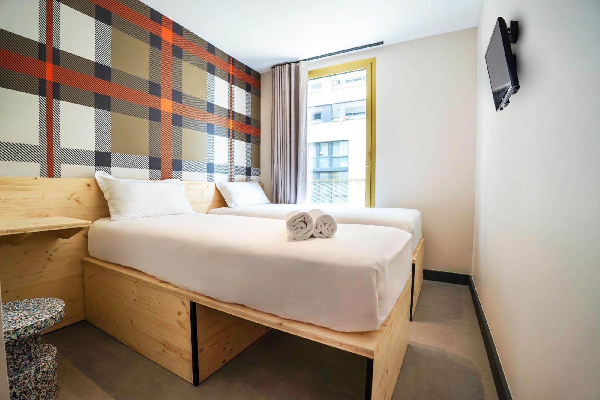 Easyhotel Marseille Euromed Экстерьер фото